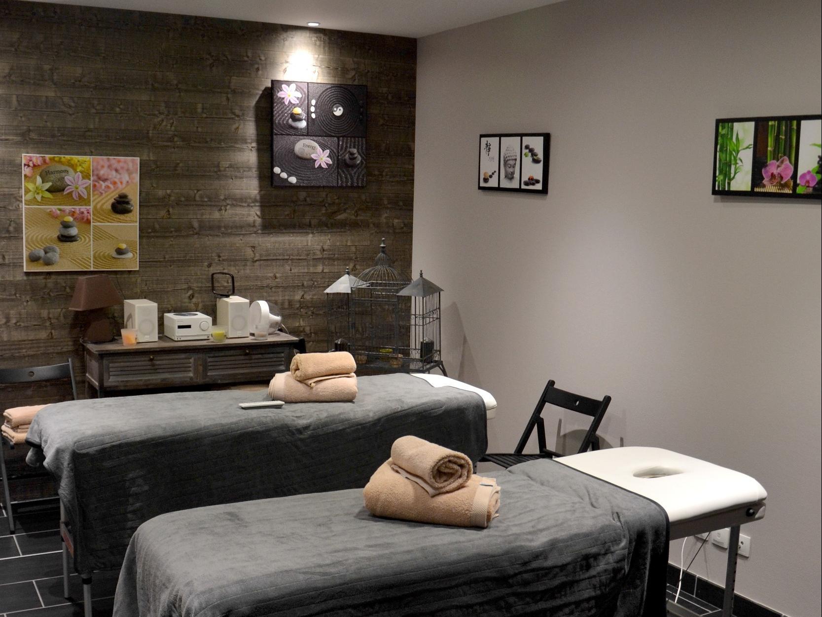 Blanc Hotel Marigny-Saint-Marcel